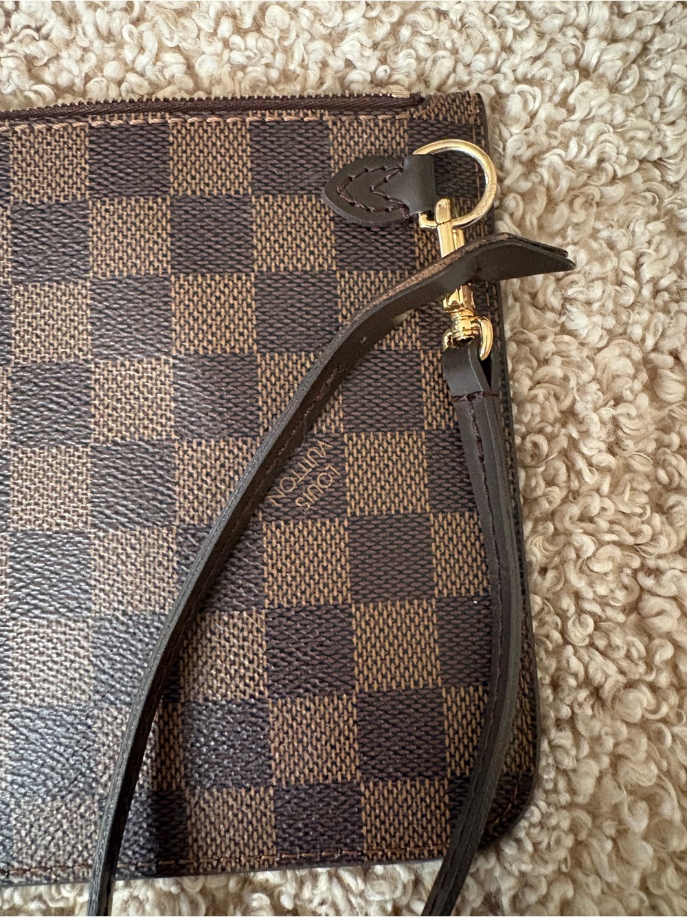 Damier LV Wristlet - Picture 3 of 8